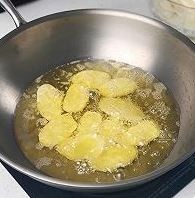 酥炸土豆片怎么做