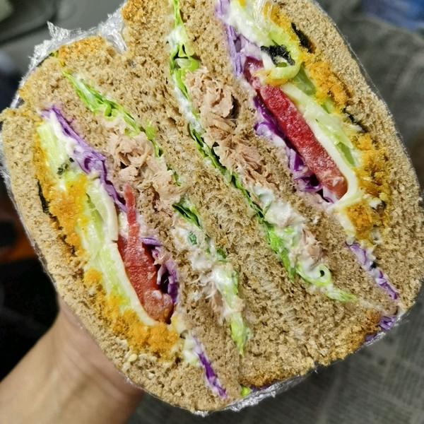 超级金枪鱼肉松三明治