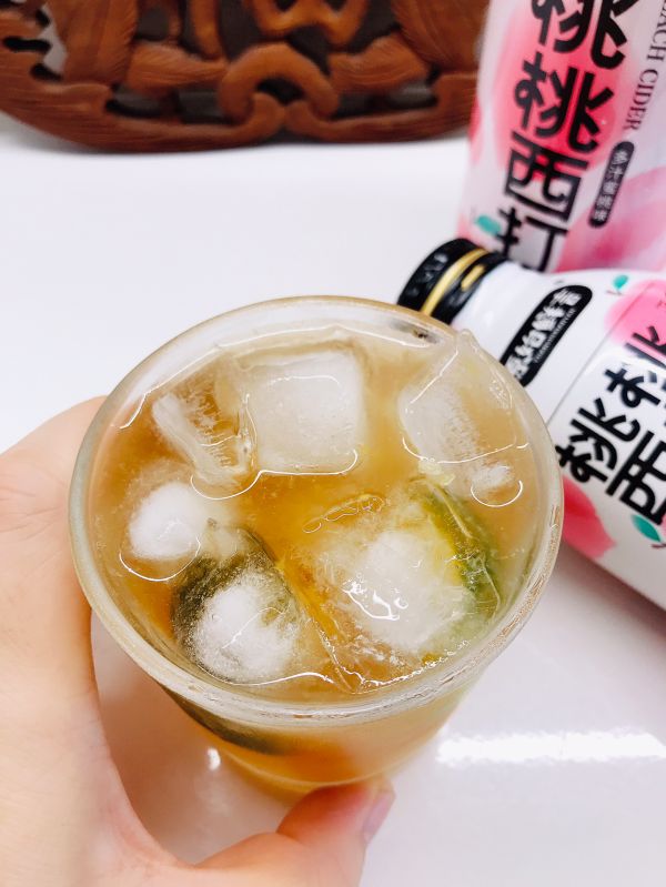 桃桃西打柠檬茶