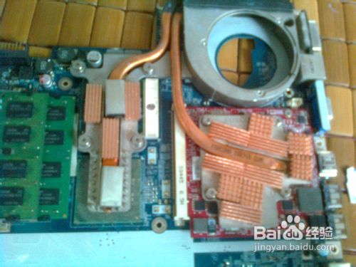 电脑显卡怎么拆