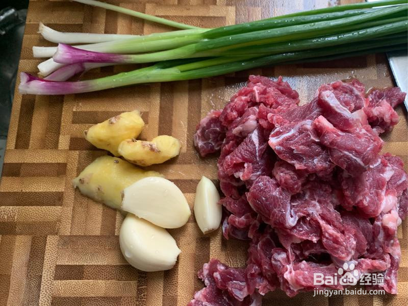 简易酸菜炒牛肉的做法