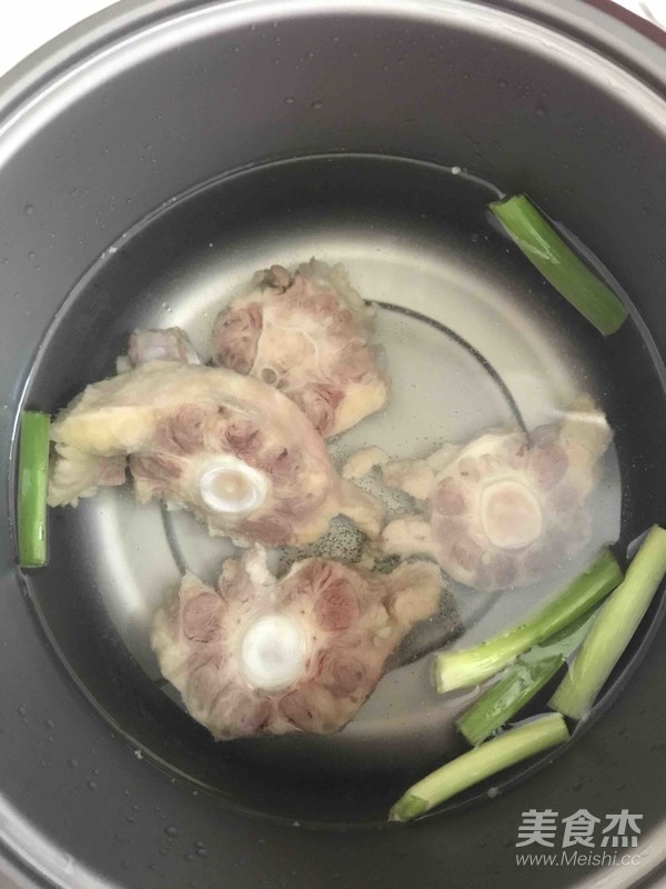 番茄土豆牛尾汤