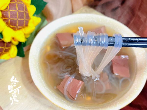 冬季补血好汤鸭血粉丝汤