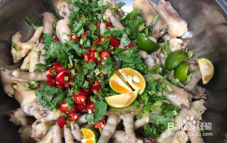 如何做蒜香凤爪