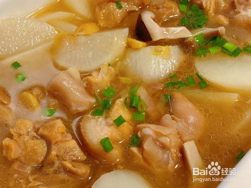 腊猪蹄炖萝卜的做法