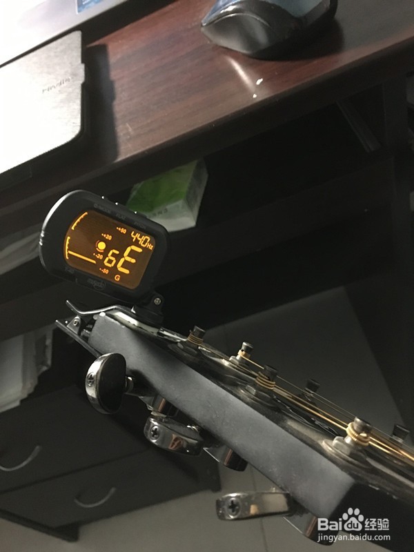 吉他音不准?如何调音之一:利用调音器