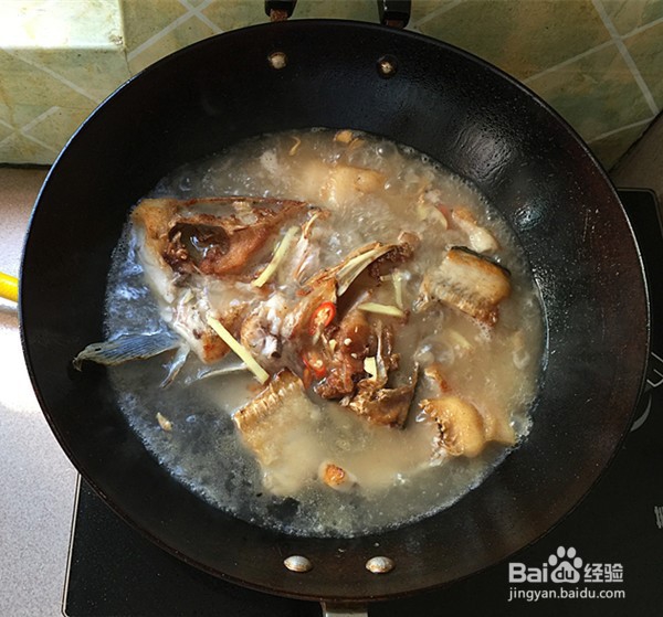 鲜香萝卜鱼头煲