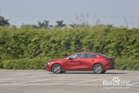 试驾全新马自达3：不吹不黑，这是优点和缺点一样多的测评报告