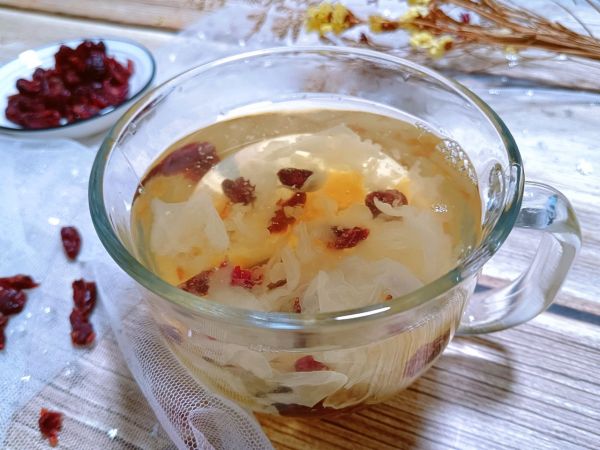 蔓越莓桃胶雪燕羹