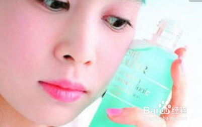 怎样将一个黑一点皮肤的人变成一个白一点的人