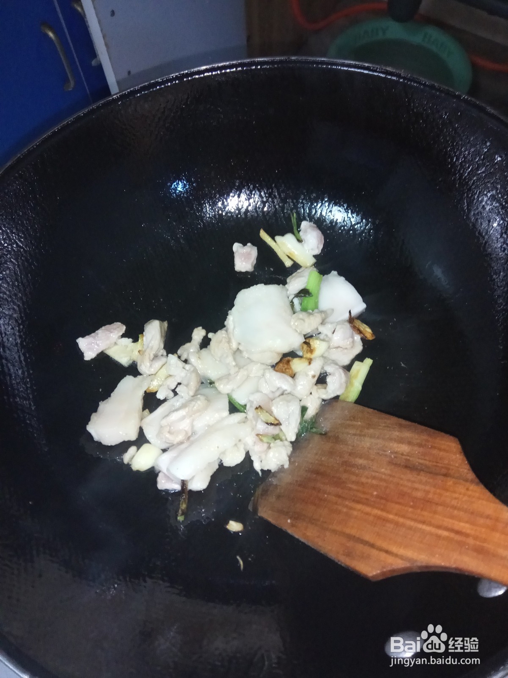 如何做美味的萝卜烧肉