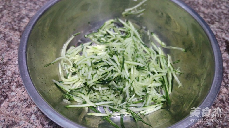 黄瓜鸡蛋饼的做法