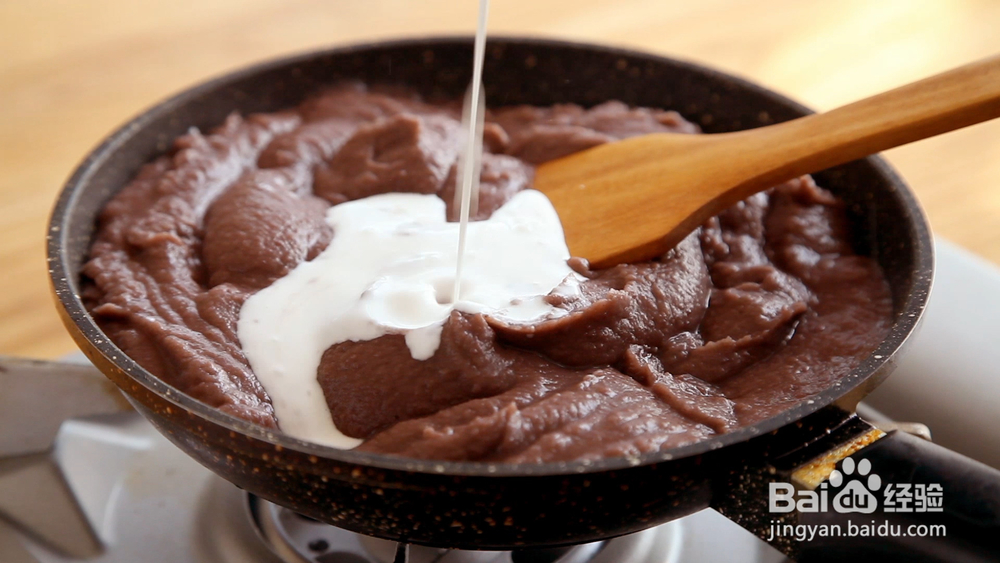 做出入味的红豆沙蛋黄酥