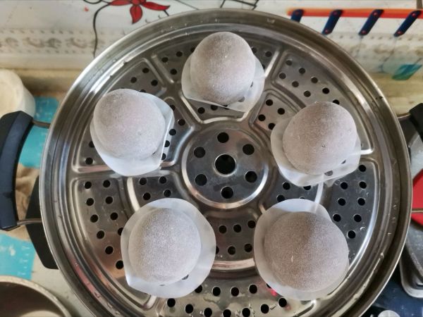 纯手工黑芝麻馒头