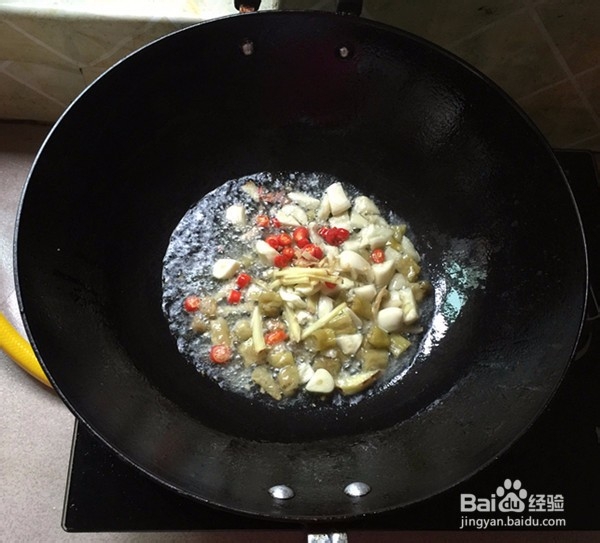 如何做出好吃的泡椒田鸡