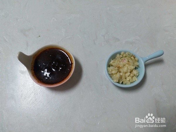如何做出好吃下饭美味的蒜蓉酱爆青椒