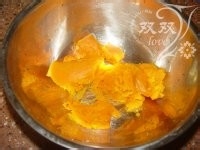 南瓜发糕类似奶酪,色香俱全