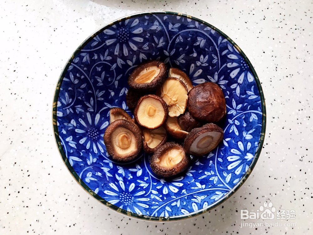 做出入味的姬松茸茶树菇鸡汤