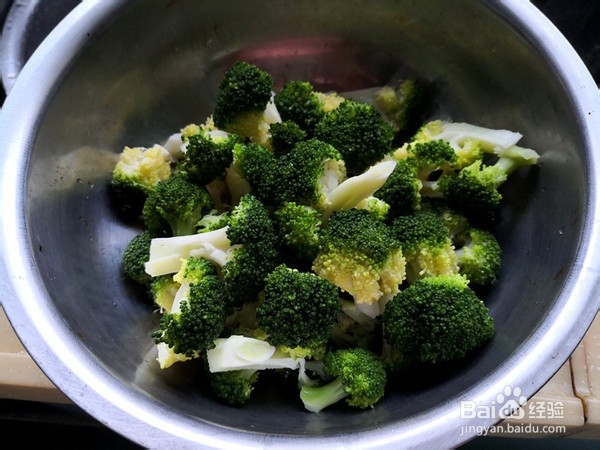 西兰花沙拉饭的制作方法