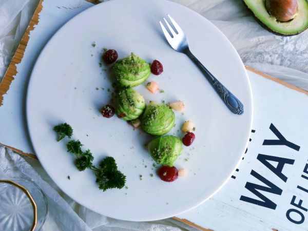 蔓越莓牛油果卷