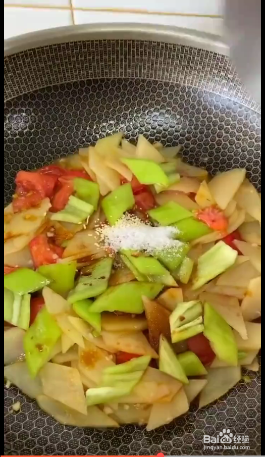 如何制作西红柿炒土豆片