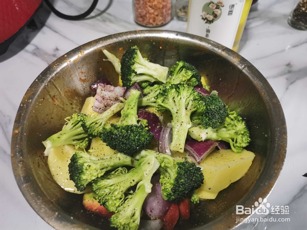 土豆西兰花烤鸡腿的做法
