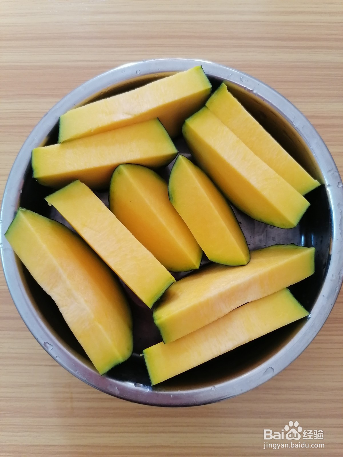 芥蓝炒腊肉糙米饭-心情便当