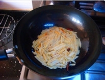 如何做香辣干焙土豆丝