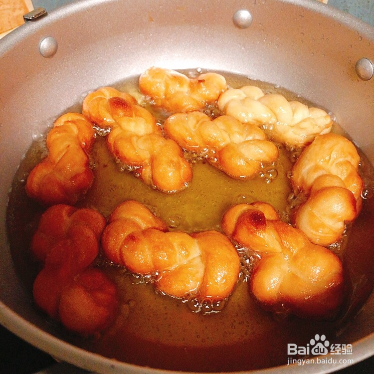 奶香蜂蜜软麻花的做法