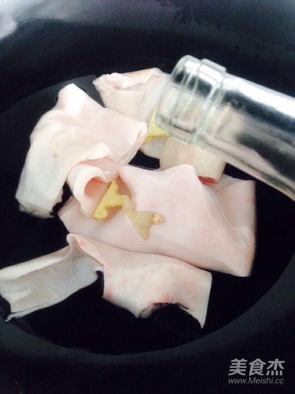 啤酒卤猪皮鹌鹑蛋