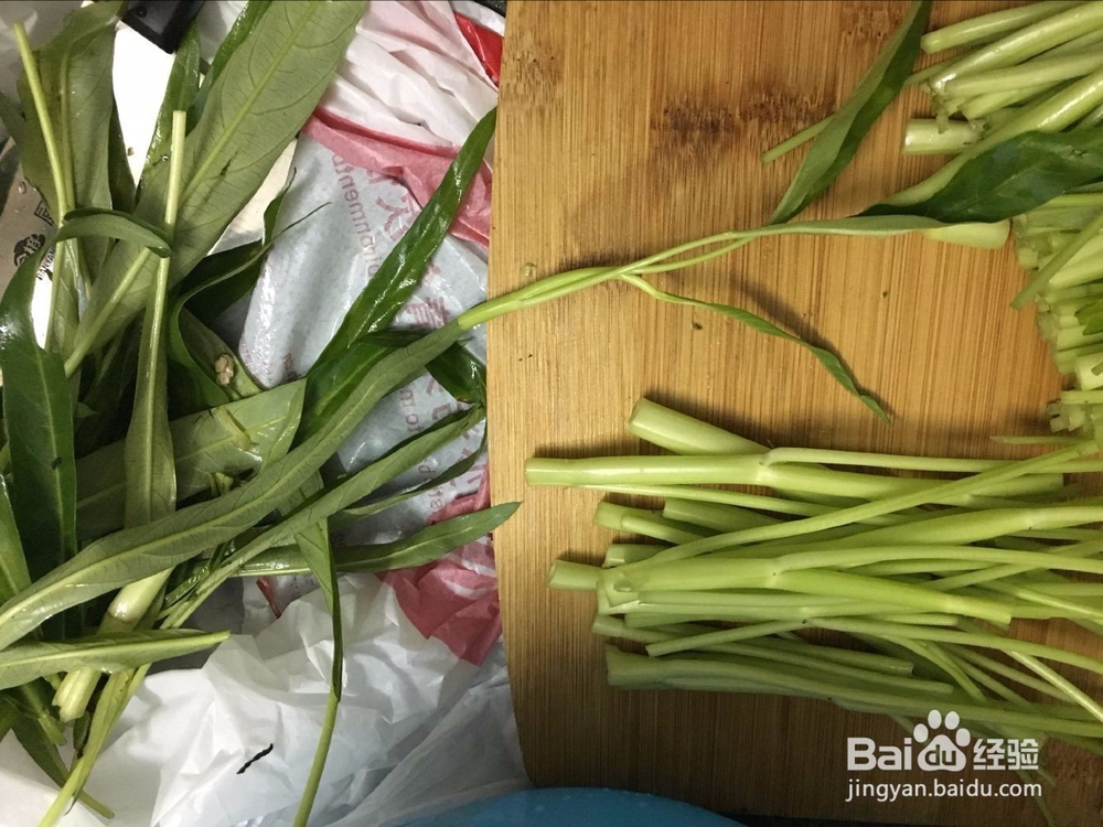 空心菜梗炒肉的做法-经济实惠的美味
