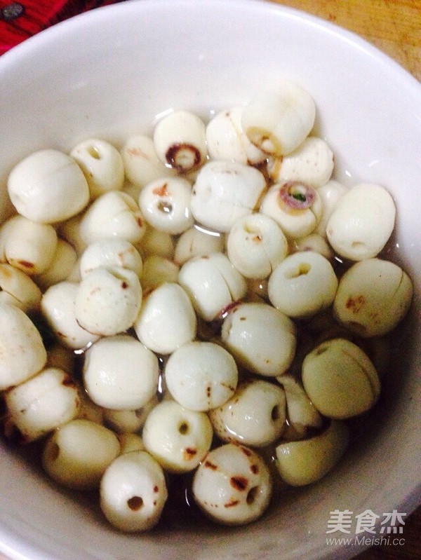 桂圆莲子银耳汤