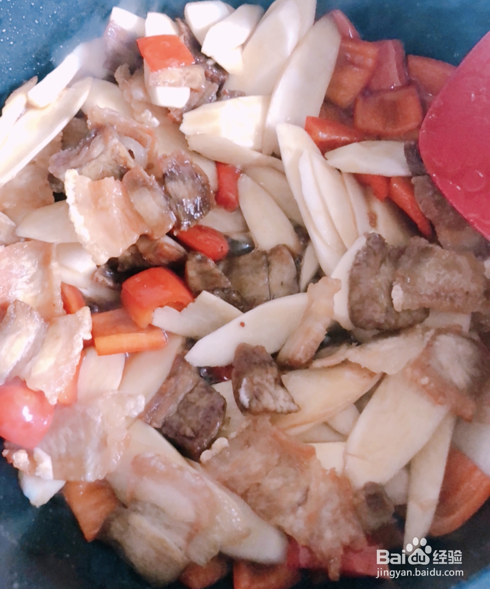 脆爽入味的肉片山药