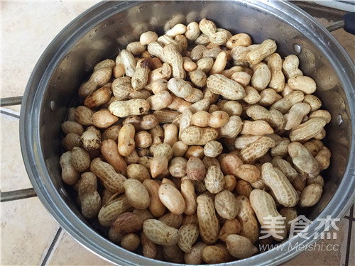 五香卤花生的做法