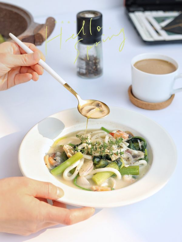 奶油芦笋鲜虾乌冬面