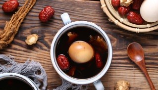 如何制作当归鸡蛋红糖水