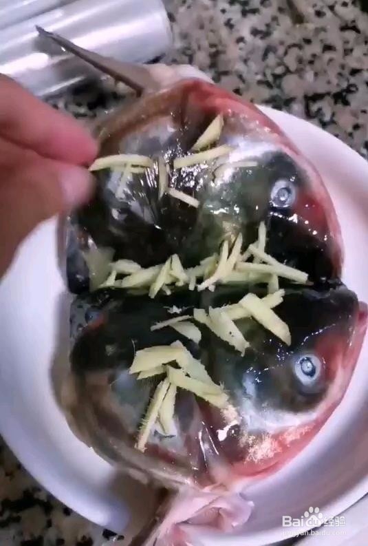 制作剁椒鱼头