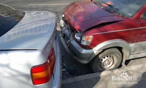 停车不被剐蹭的9个技巧