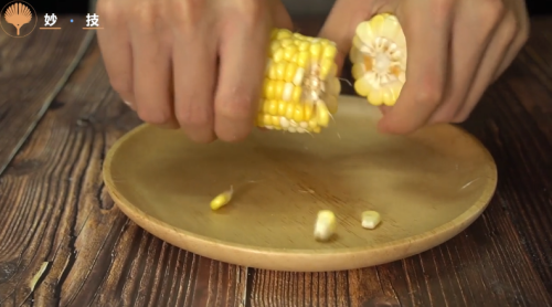如何快速剥玉米