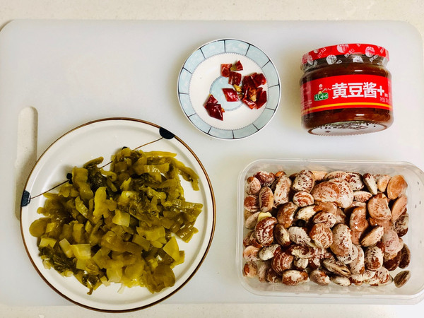 酸菜炒焖荷包肾豆