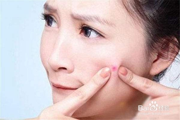 脸上不同部位长痘痘因为什么