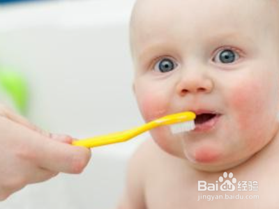 怎么刷牙牙齿会变白