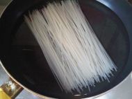 杂蔬炒米粉的做法