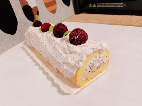 荔枝杨梅蛋糕卷