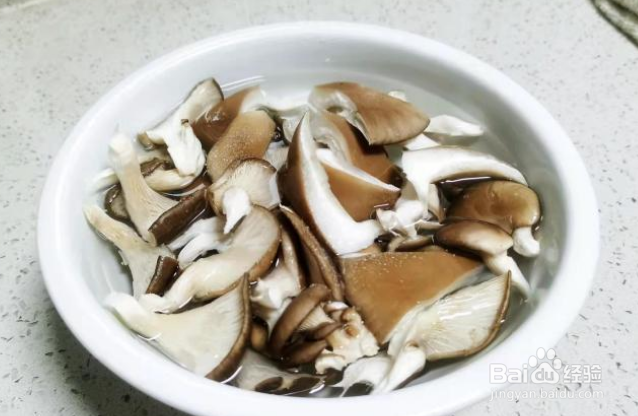 炸平菇的家常做法