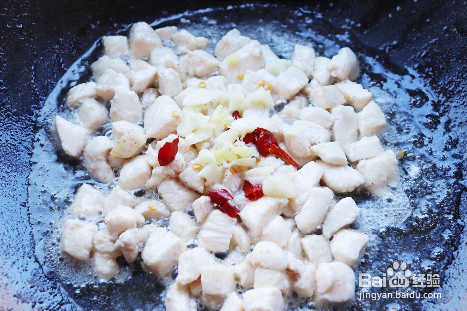 如何制作一份土豆鸡丁盖饭?