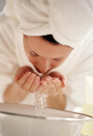 红血丝皮肤该怎样洗脸