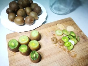 猕猴桃酒的做法