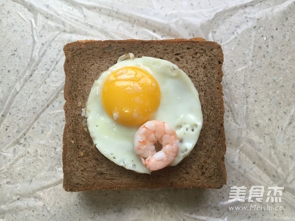虾仁鸡蛋三明治