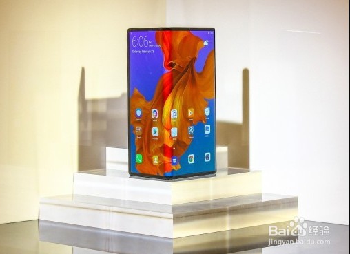 如何评价华为首款 5G 折叠屏手机 MateX